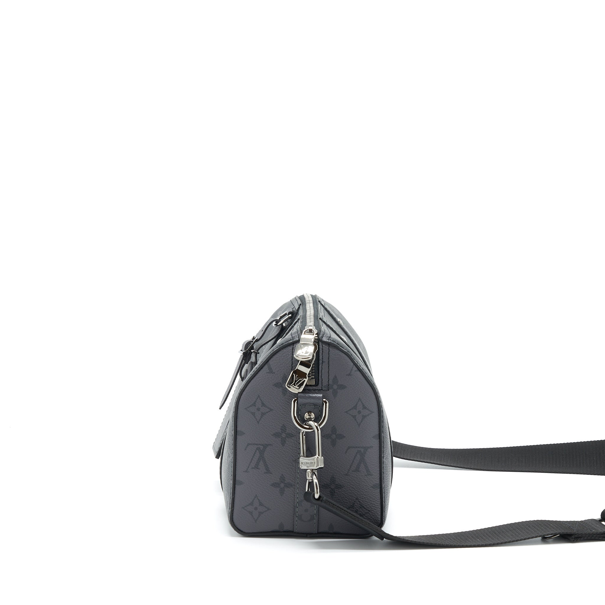 AAA Replica Louis Vuitton LV CITY KEEEPALL 27CM MONOGRAM ECLIPSE AND MONOGRAM ECLIPSE REVERSE