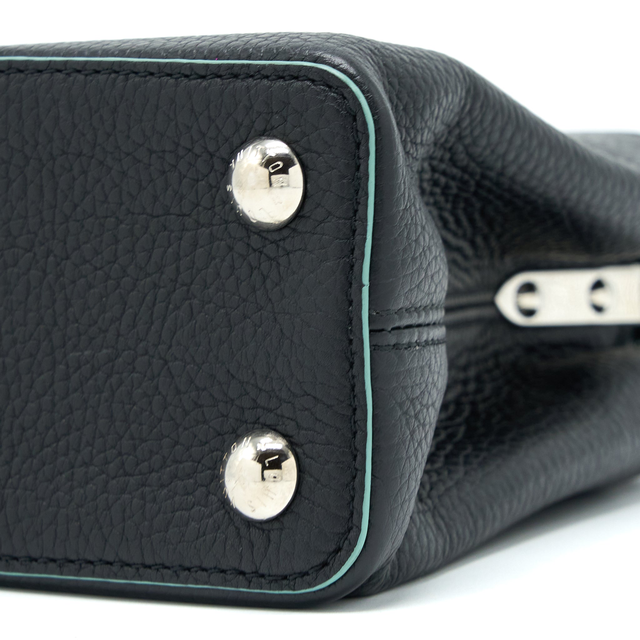 AAA Replica Louis Vuitton LV CAPUCINES BB TAURILLON BLACK/ BLUE SHW