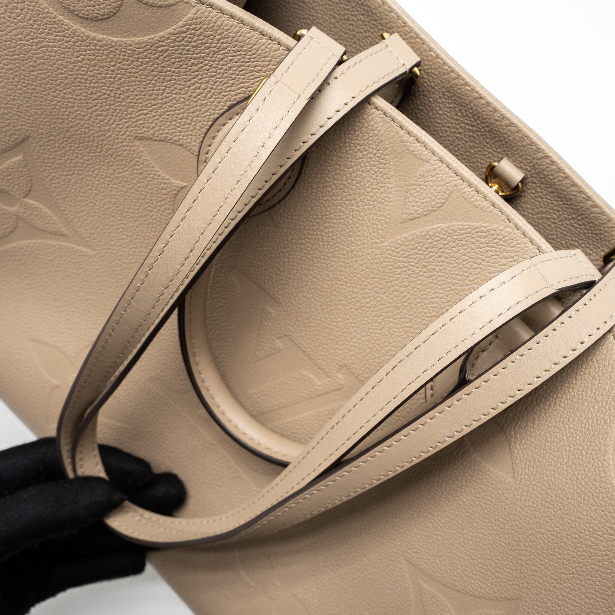 AAA Replica Louis Vuitton LV ON THE GO MM MONOGRAM EMPREINTE TOURTERELLE GHW