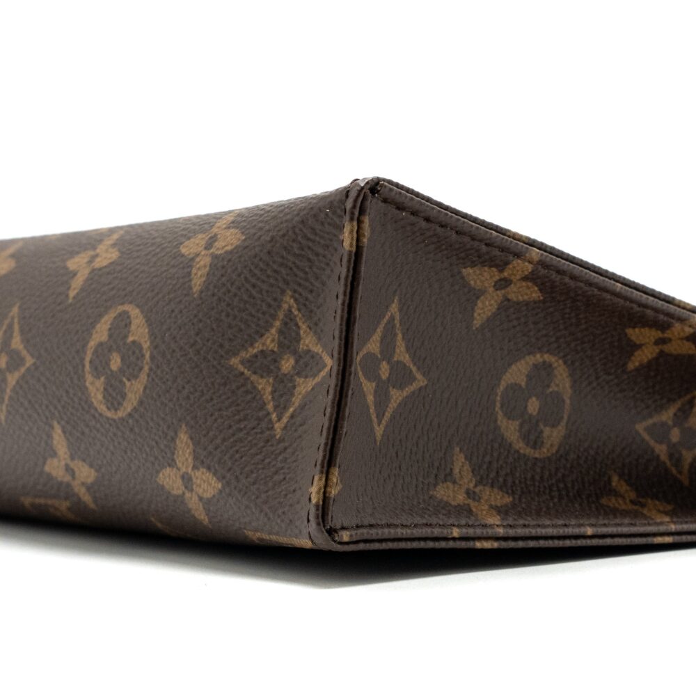 AAA Replica Louis Vuitton LV SIZE 15 TOILETRY POUCH MONOGRAM GHW