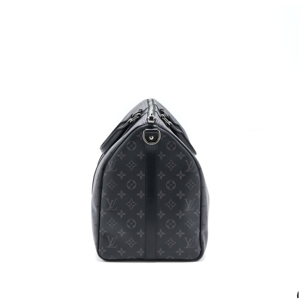 AAA Replica Louis Vuitton LV KEEPALL BANDOULIERE 50 MONOGRAM ECLIPSE CANVAS BLACK/GREY BLACK HARDWARE (NEW VERSION)