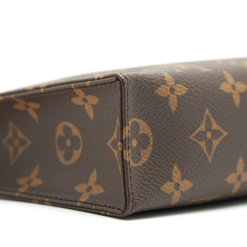 AAA Replica Louis Vuitton LV TOILETRY POCHETTE 26 MONOGRAM CANVAS YEAR2020