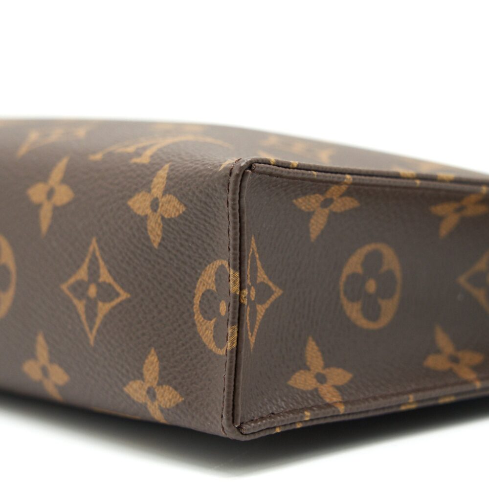 AAA Replica Louis Vuitton LV TOILETRY POCHETTE 26 MONOGRAM CANVAS YEAR2020