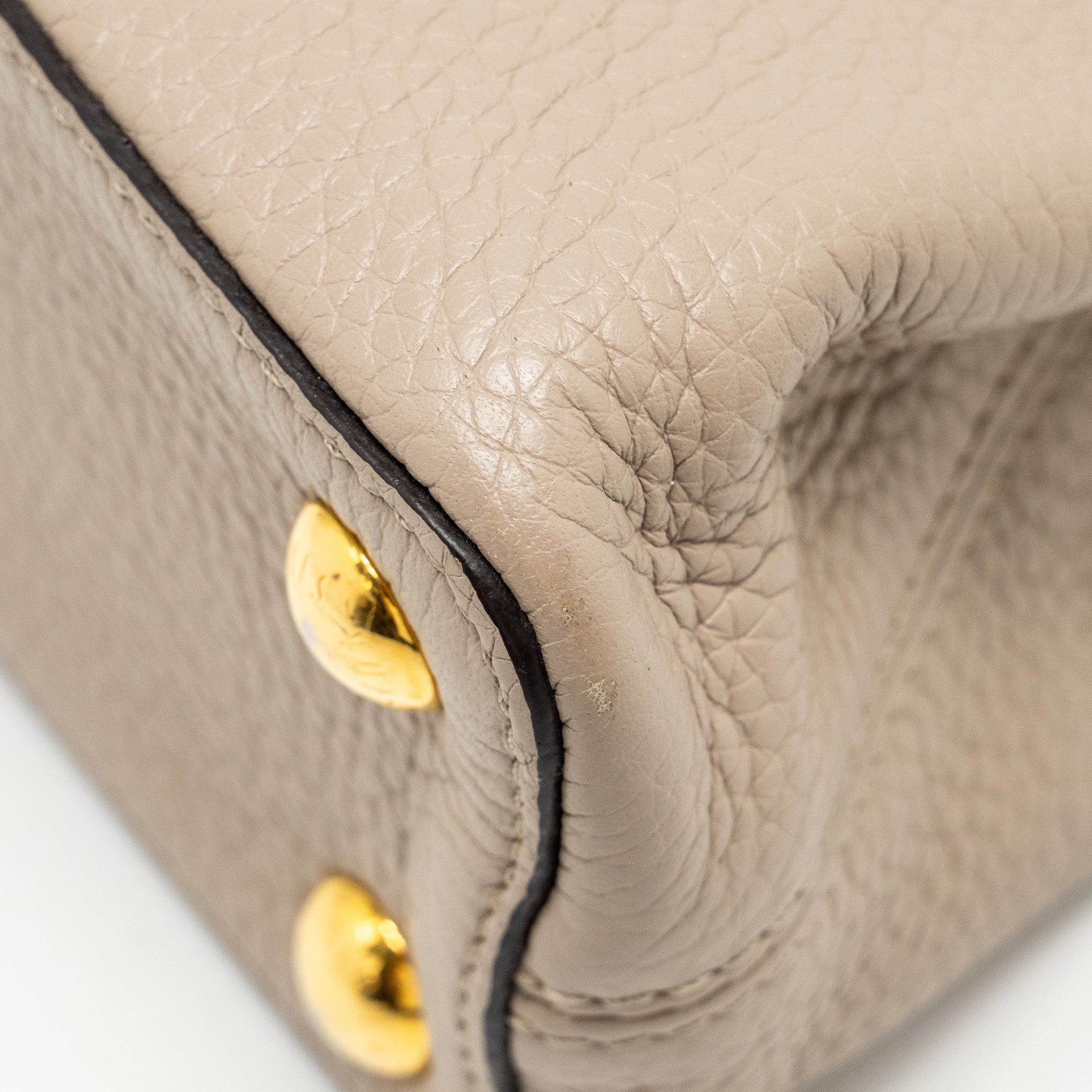 AAA Replica Louis Vuitton LV CAPUCINES BB TAURILLON LIGHT GREY GHW