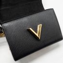 AAA Replica Louis Vuitton LV LOVE LOCK TWIST MM EPI BLACK MULTICOLOUR HARDWARE