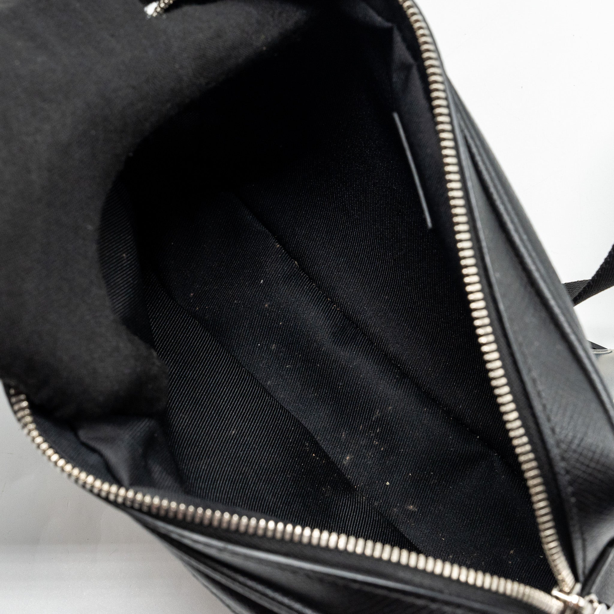 AAA Replica Louis Vuitton LV TAIGA BUM BAG OUTDOOR LEATHER BLACK SHW