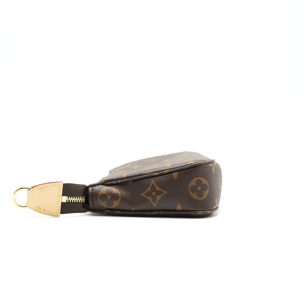 AAA Replica Louis Vuitton LV POCHETTE ACCESSORIES