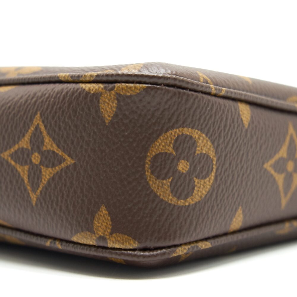 AAA Replica Louis Vuitton LV POCHETTE ACCESSORIES MB4210